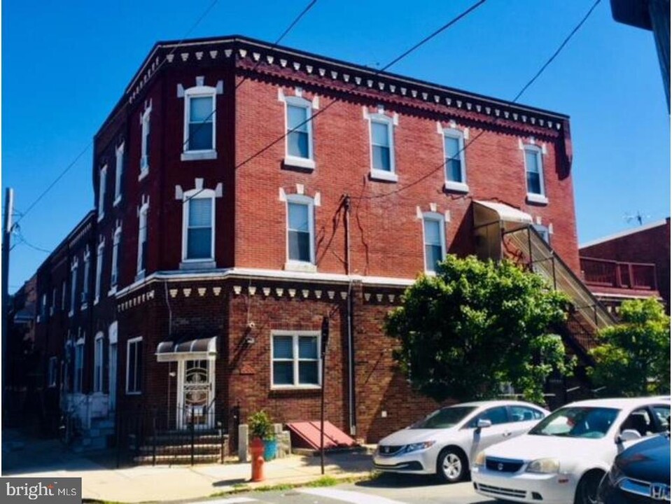 2349 S 11th St in Philadelphia, PA - Building Photo