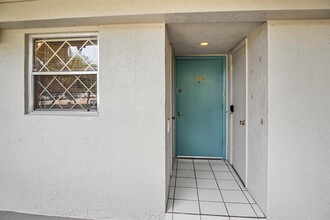 1775 N Andrews Sq, Unit 102W in Fort Lauderdale, FL - Building Photo - Building Photo