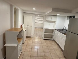 225 Travis Ave, Unit 1 LL in Elmont, NY - Building Photo