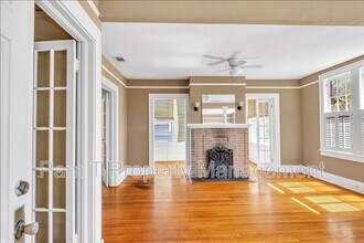 214 E 48th St in Savannah, GA - Building Photo - Building Photo