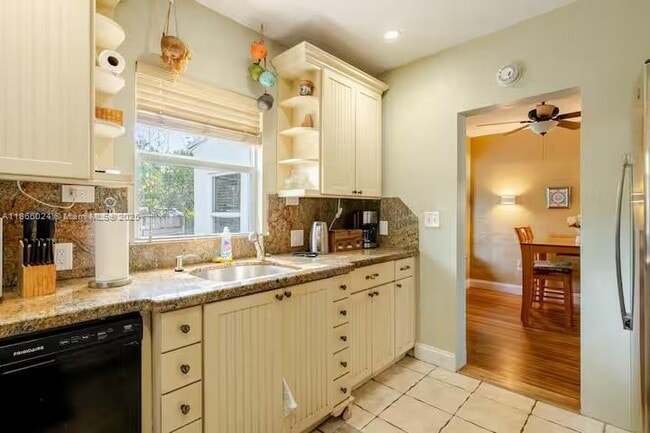 property at 1509 N 17th Ave