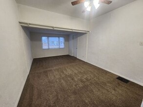 939 Walnut St in Clinton, IN - Building Photo - Building Photo