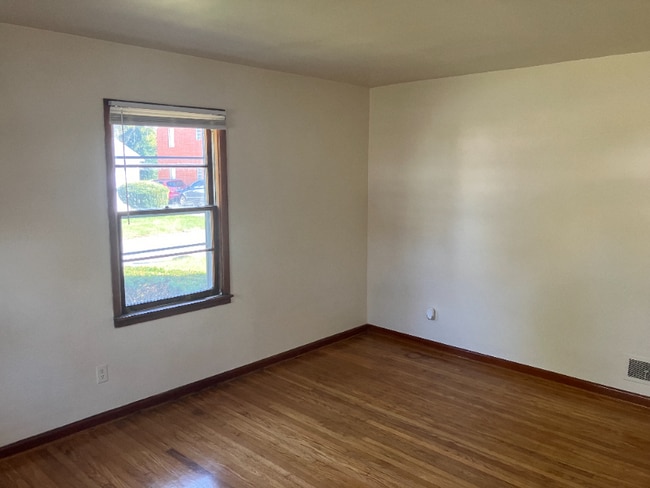 2628 Lindsay Ave in Louisville, KY - Building Photo - Building Photo