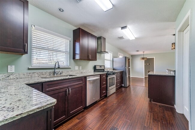 4502 Brookwoods Dr