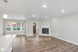 8609 Augusta Cir in Anchorage, AK - Building Photo - Building Photo