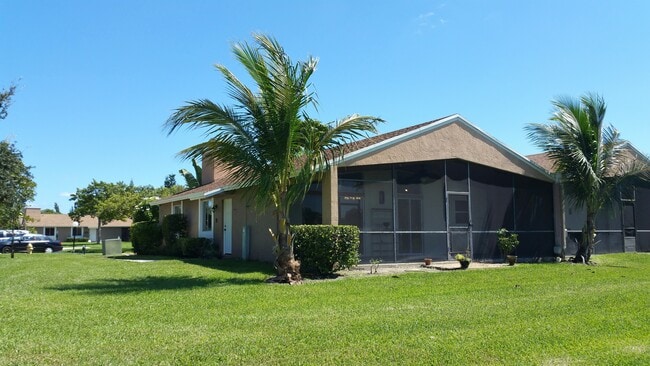 508 Woodgate Cir in Sunrise, FL - Building Photo - Building Photo