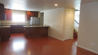 1204 Burnside Pl in Dupont, WA - Building Photo - Building Photo