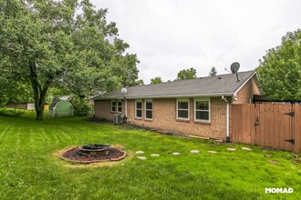 4930 Amberwood Dr in Dayton, OH - Building Photo - Building Photo
