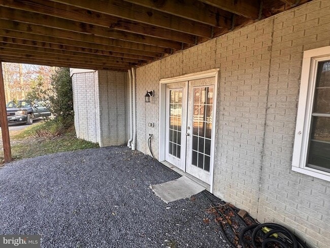 22 Silverhill Ln in Berkeley Springs, WV - Foto de edificio - Building Photo