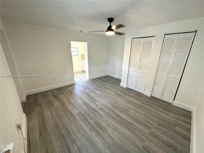 341 NW 61st Ave in Miami, FL - Building Photo - Building Photo