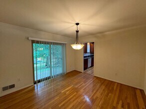 10013 Eastlake Dr in Fairfax, VA - Building Photo - Building Photo