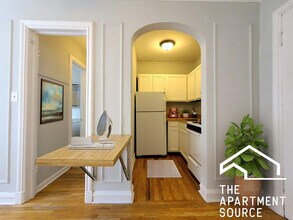 837 W Wolfram St in Chicago, IL - Building Photo - Building Photo