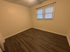 1010 Larkin Dr in Eldon, MO - Building Photo - Building Photo