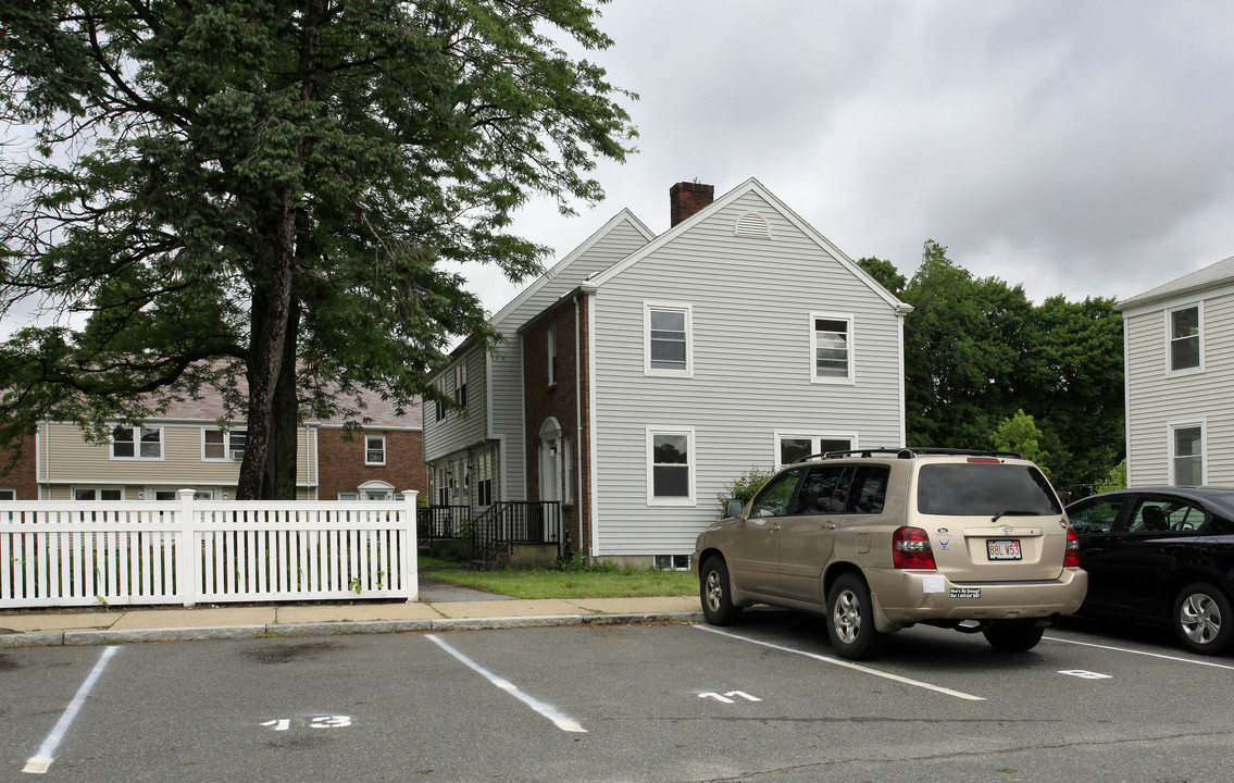 38-50 Washington St in Stoneham, MA - Building Photo