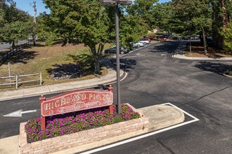 Highland Plaza in Toms River, NJ - Building Photo - Building Photo