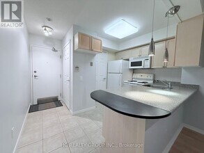 30-830 Harrison Garden Blvd in Toronto, ON - Building Photo - Building Photo