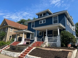 607 Fulton St E in Grand Rapids, MI - Building Photo