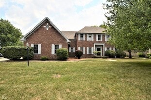 1351 Woodpond N Roundabout in Carmel, IN - Building Photo