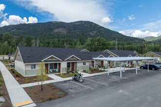 Samuelson Place Apartments in Sandpoint, ID - Building Photo - Building Photo