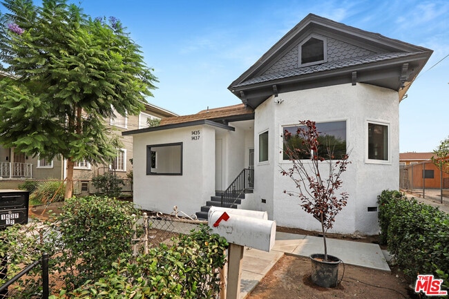 property at 1437 Pleasant Ave