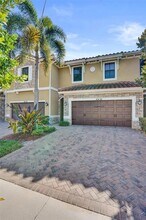 8432 Blue Cove Way in Parkland, FL - Building Photo - Building Photo