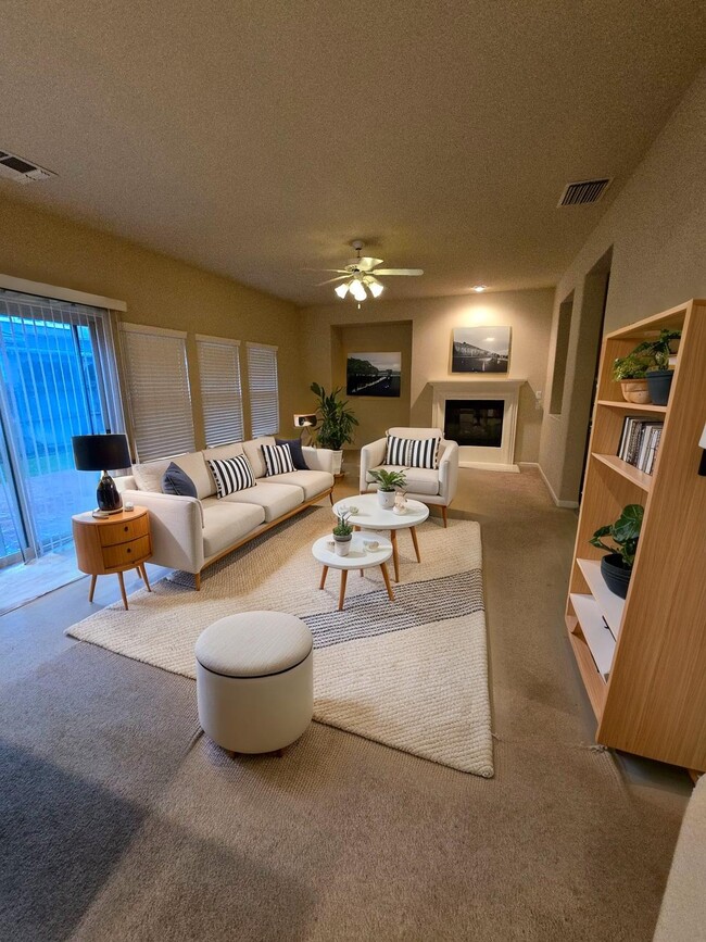 3832 Kaweah St in West Sacramento, CA - Building Photo - Building Photo