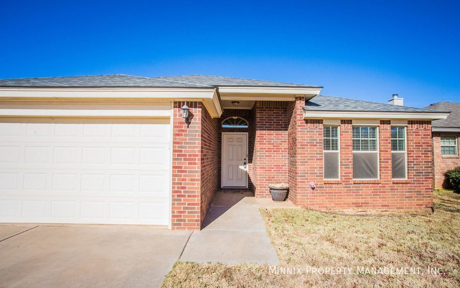 2214 100th St in Lubbock, TX - Building Photo