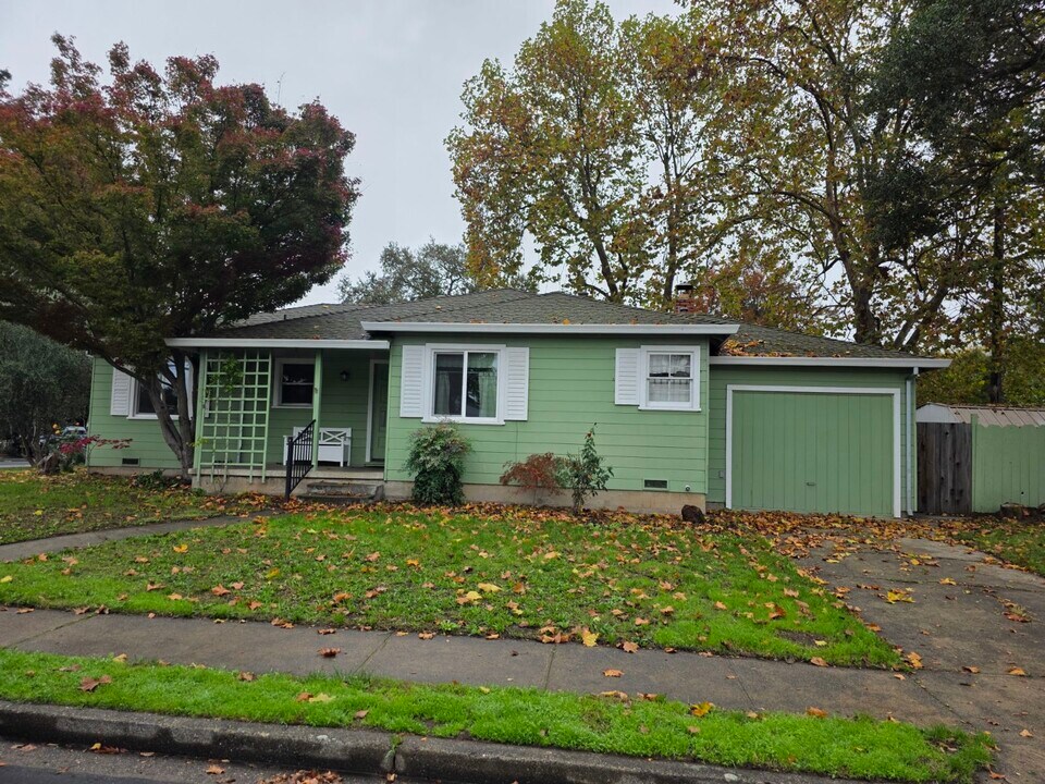 3254 Magowan Dr in Santa Rosa, CA - Building Photo
