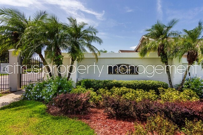 property at 2618 Pine Glen Ct