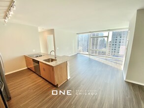 190 E Illinois St, Unit 3005 in Chicago, IL - Foto de edificio - Building Photo