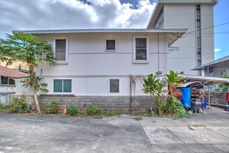 909 Lukepane Ave in Honolulu, HI - Building Photo - Building Photo