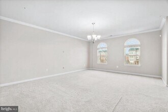 6026 Forum Sq in Frederick, MD - Foto de edificio - Building Photo