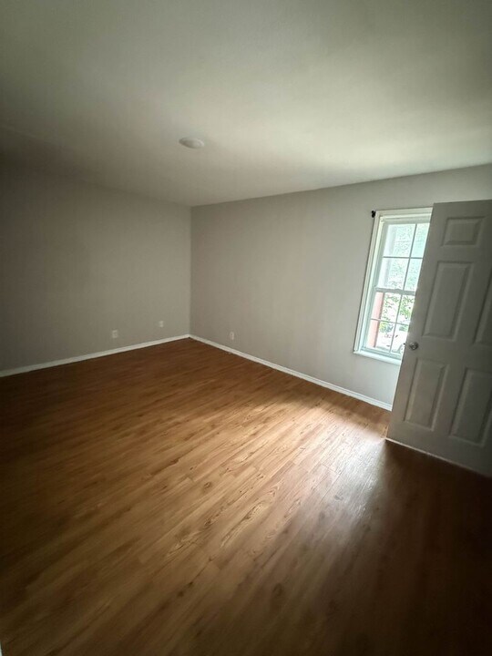 5810 Wellington Dr in Austin, TX - Building Photo