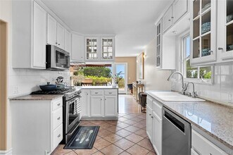2129 Palos Verdes Dr W in Palos Verdes Estates, CA - Building Photo - Building Photo