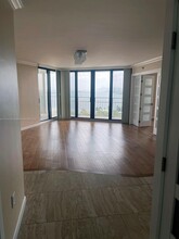 4000 Towerside Ter, Unit # 1910 in Miami, FL - Foto de edificio - Building Photo