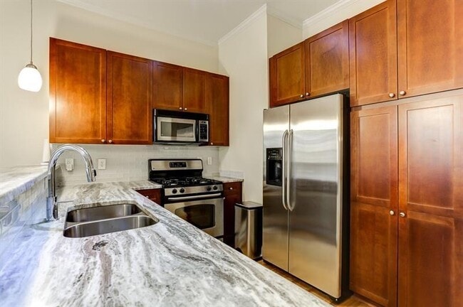 property at 1947 Sterling Oaks Cir NE