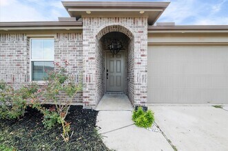8207 Amaryllis Ct in Arcola, TX - Building Photo - Building Photo