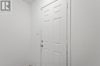 424 Tonelli Ln in Milton, ON - Building Photo - Building Photo