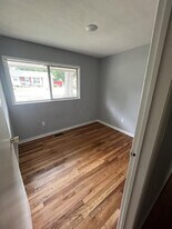 122 S-24-740 in Greenwood, SC - Building Photo