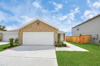 18036 le gotte in New Caney, TX - Building Photo - Building Photo