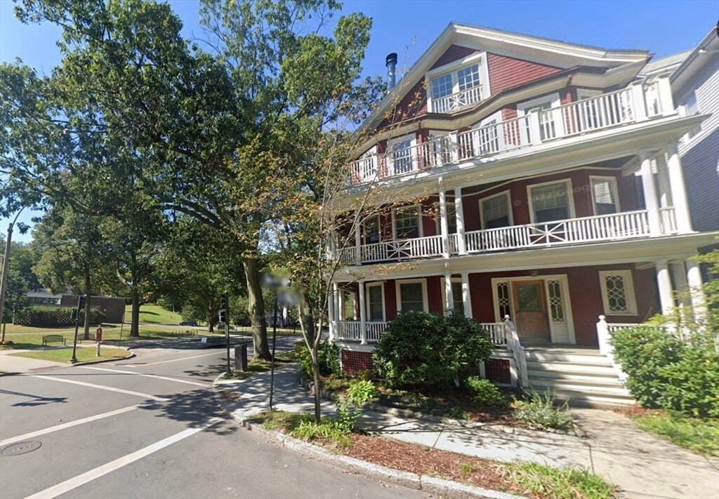 59 Ackers Ave in Brookline, MA - Building Photo
