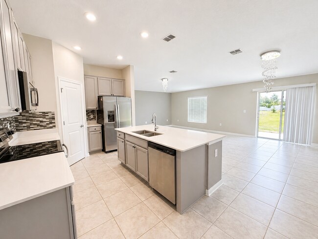 1450 Lassen St in Haines City, FL - Building Photo - Building Photo
