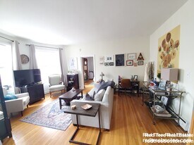 199 Winthrop Rd, Unit 21 in Brookline, MA - Building Photo