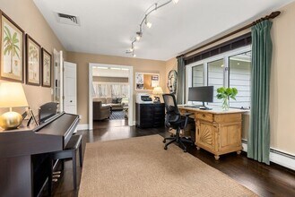 21 Gail Rd in Weston, MA - Building Photo - Building Photo