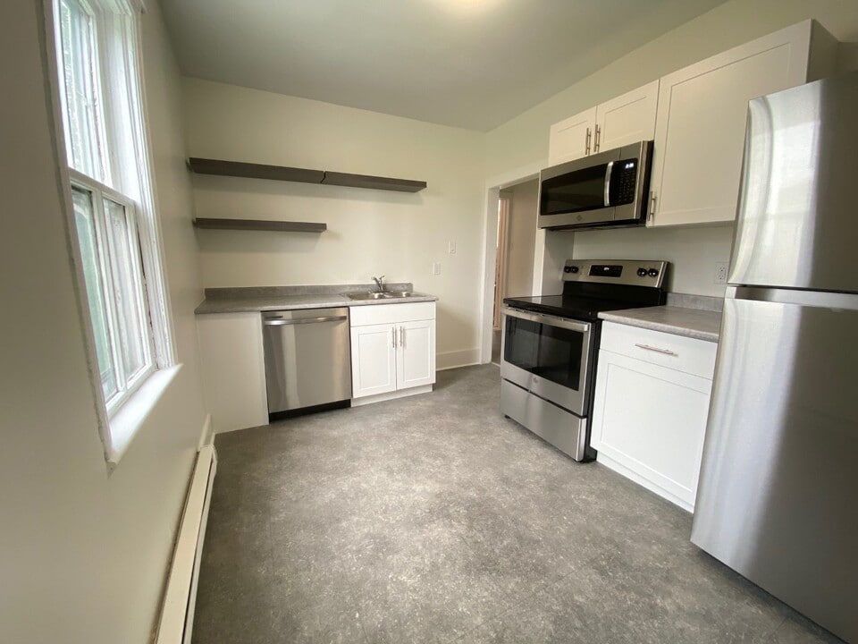 114 Church Ave in Saint John, NB - Building Photo