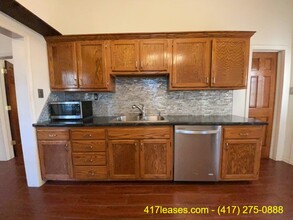 907 S Broadway Ave in Springfield, MO - Building Photo - Building Photo
