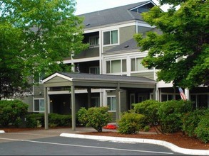 Orchards Plaza in McMinnville, OR - Building Photo - Building Photo