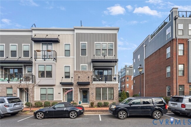 5271 Old Main St in Henrico, VA - Foto de edificio - Building Photo