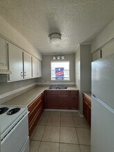 13706 Goodwood Blvd in Baton Rouge, LA - Foto de edificio - Building Photo