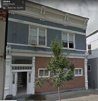 722 6th Ave, Unit f1R